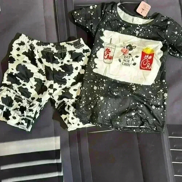 Chic fil a baby/toddler girls 2 piece set - Picture 3 of 6
